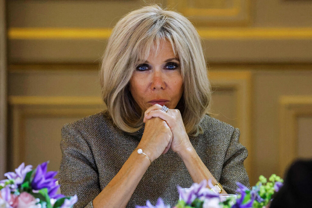 Brigitte Macron’s Viral Push to Emmanuel 2 Brigitte Macron
