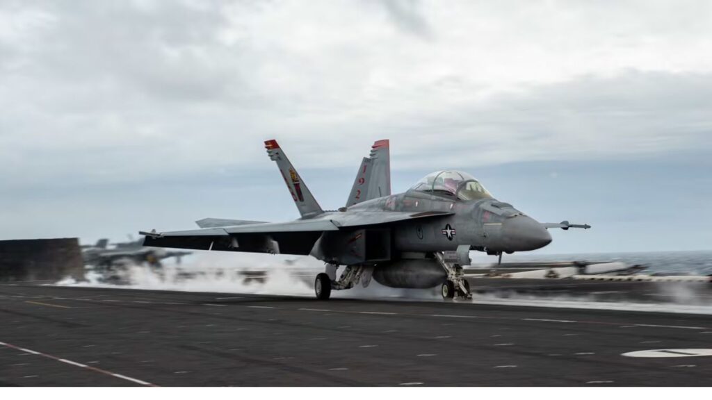 Navy Fighter Jet Lost: Second Super Hornet Incident in Red Sea Raises Alarm 1 Navy fighter jet lost