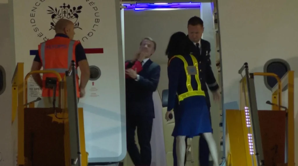 Brigitte Macron’s Viral Push to Emmanuel 3 Brigitte Macron