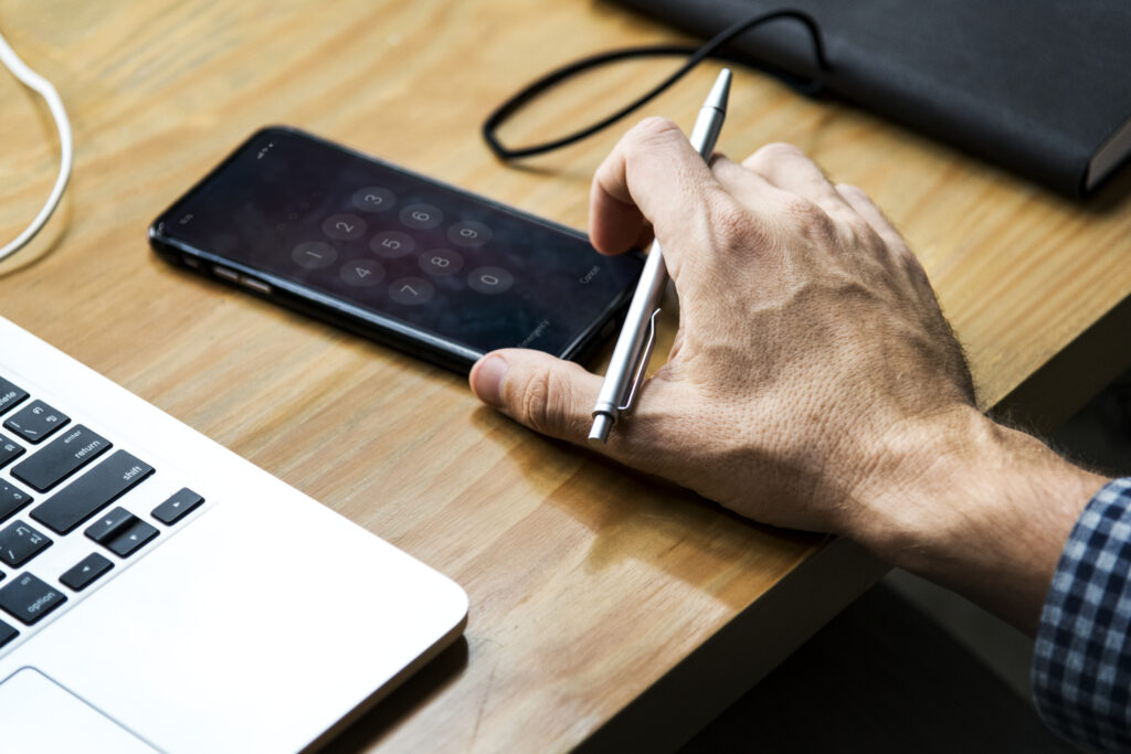 Apple Stops Signing iOS 18.4.1: No More Downgrades Allowed 3 smartphone with dial pad screen 1